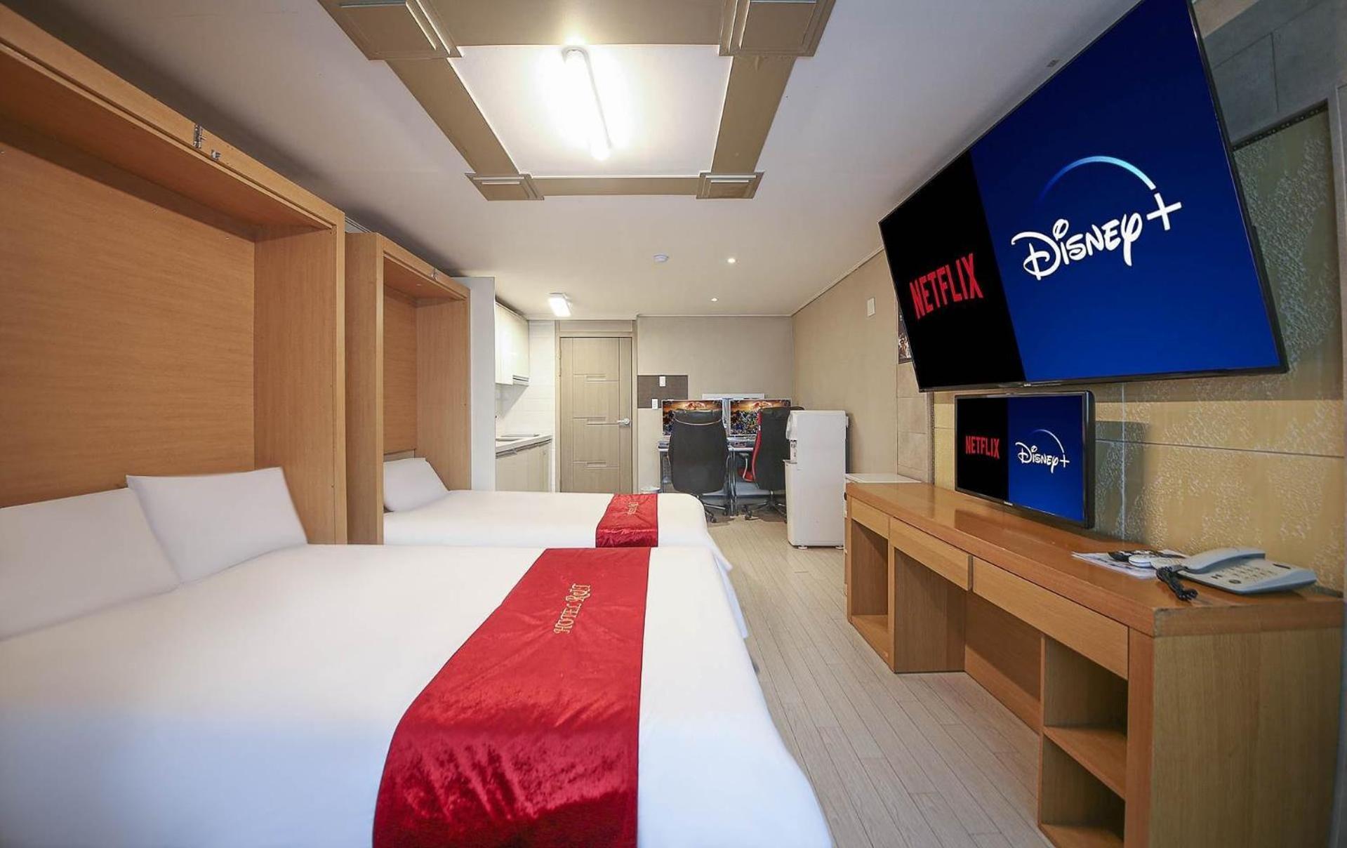 Joy Hotel Jeju Buitenkant foto