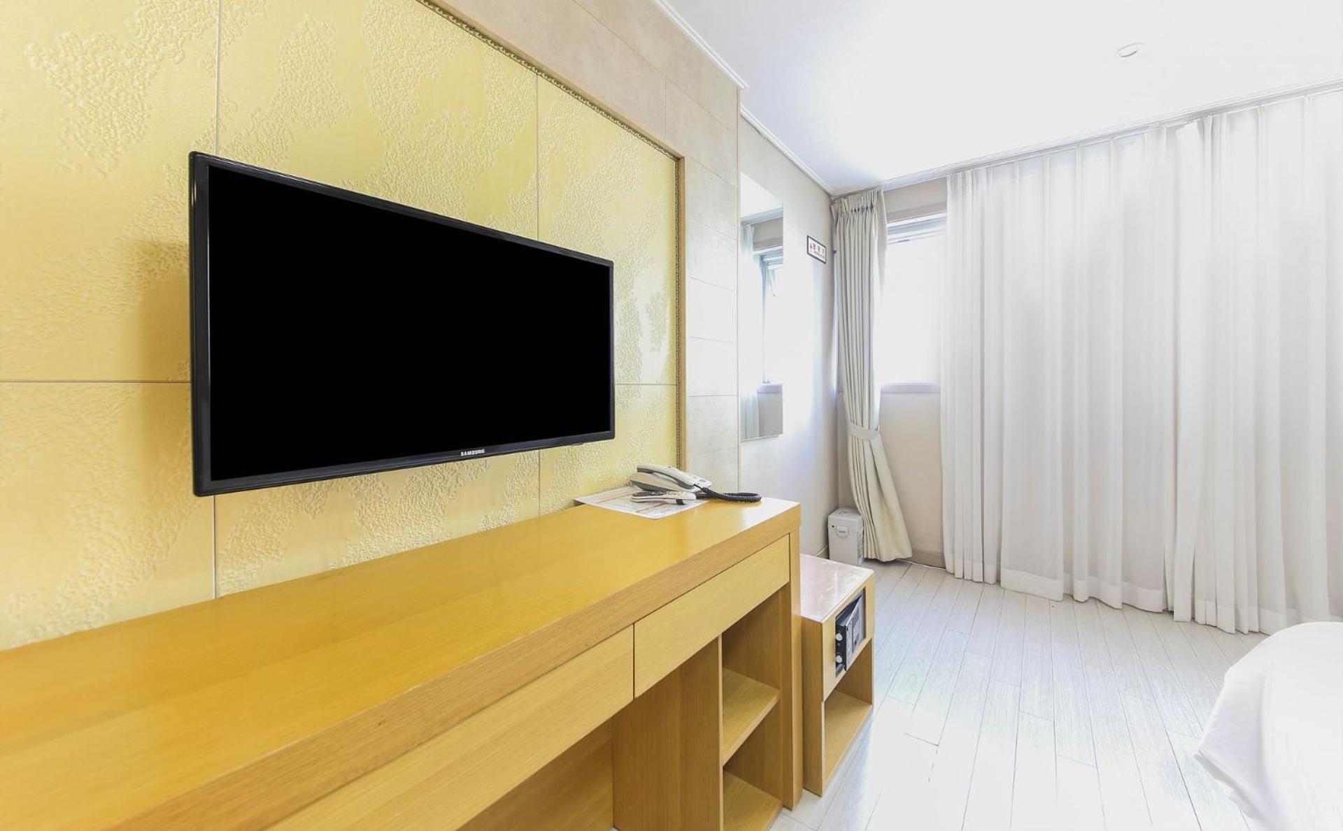 Joy Hotel Jeju Buitenkant foto