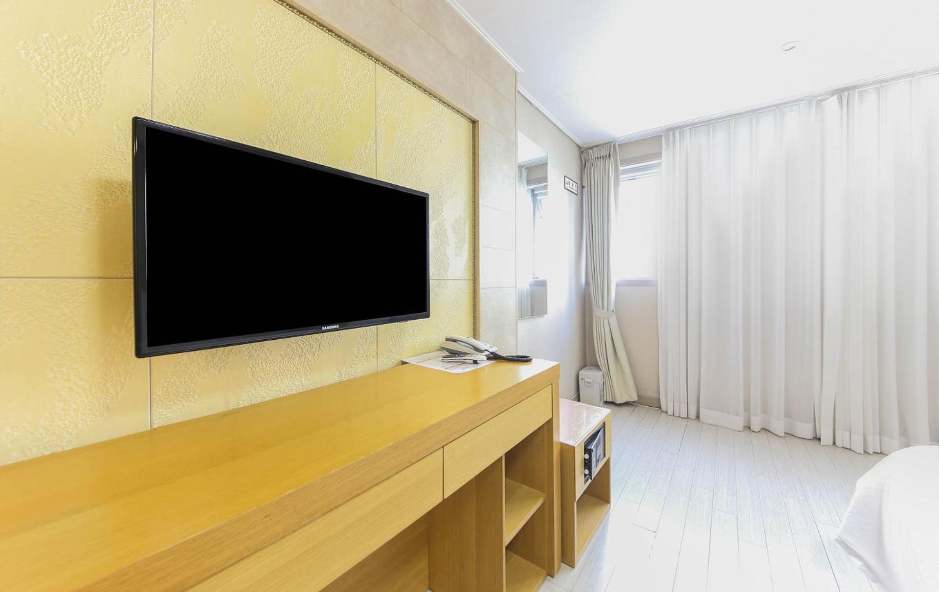 Joy Hotel Jeju Buitenkant foto